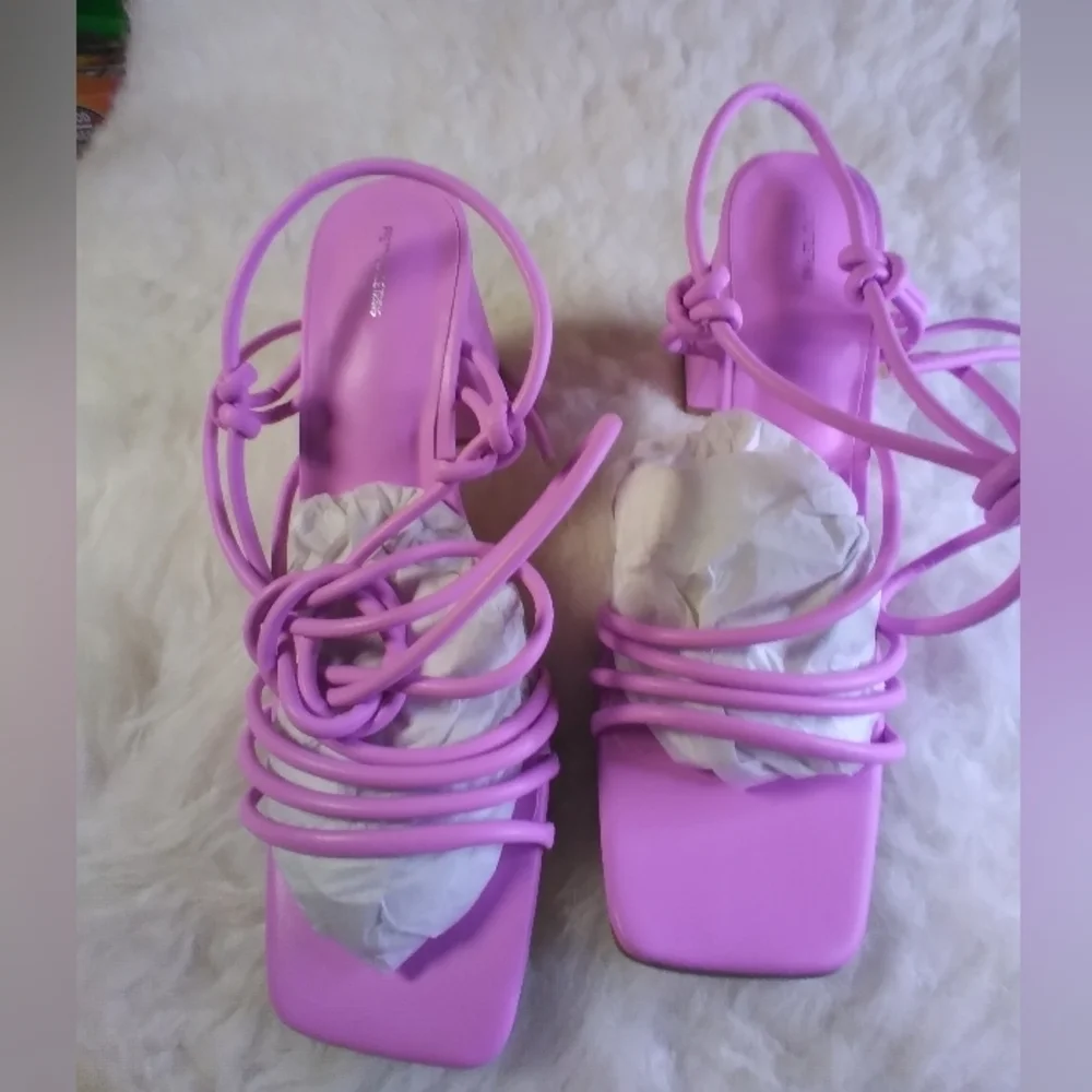 NWT Prettylittlething square toe strappy low block heeled sandals office siren